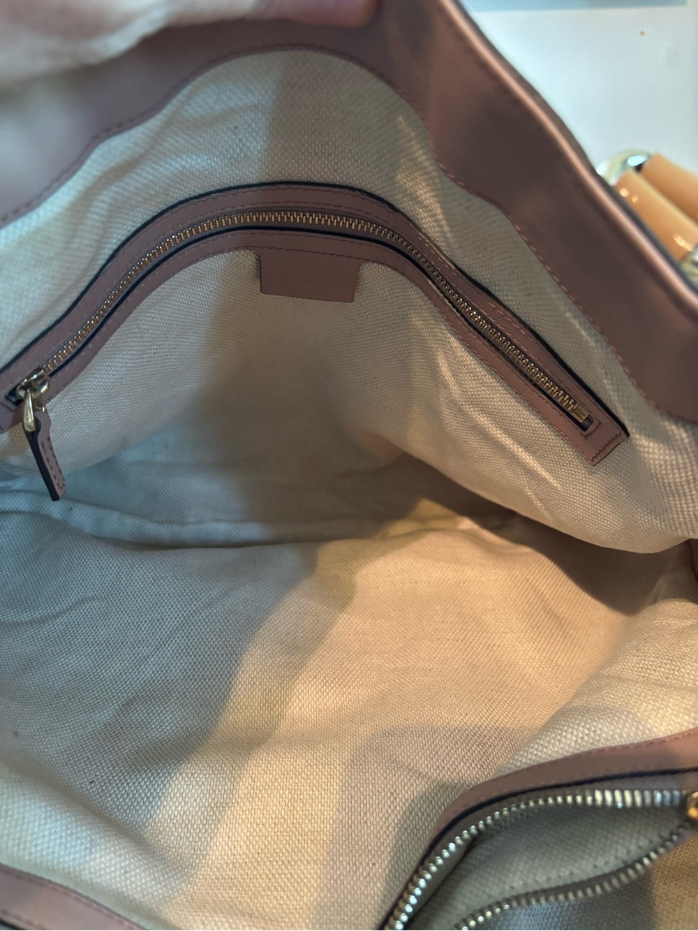 Authentic Gucci Soho Working Tote - Beige Patent Leather - Good Condition - Picture 10 of 15